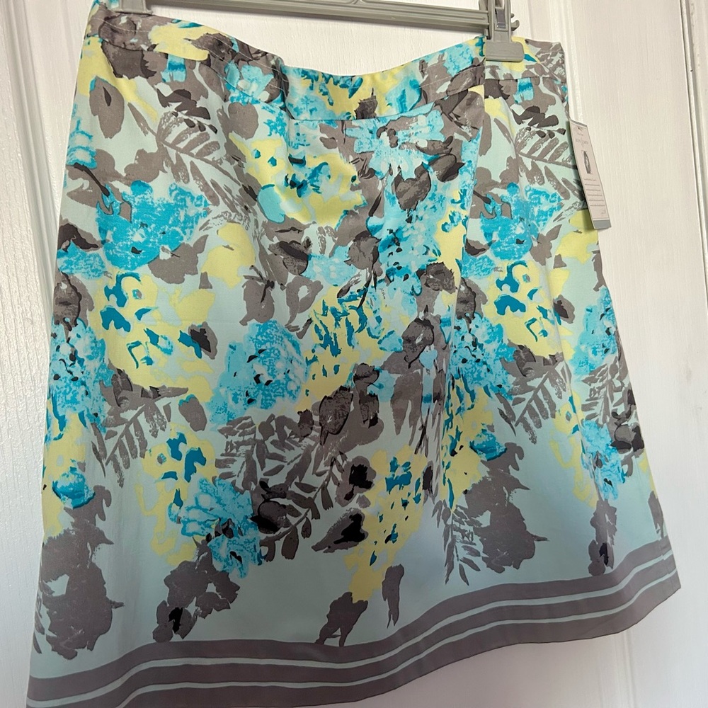 Jacklyn Smith Floral Print Skirt in Blue and Yellow Size 18